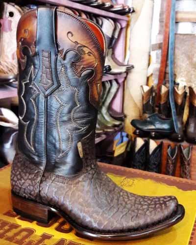 Bota texana de cuero en corte laser co2