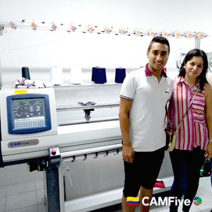 Entrega de Tejedora Rectilinea CAMFive en Colombia