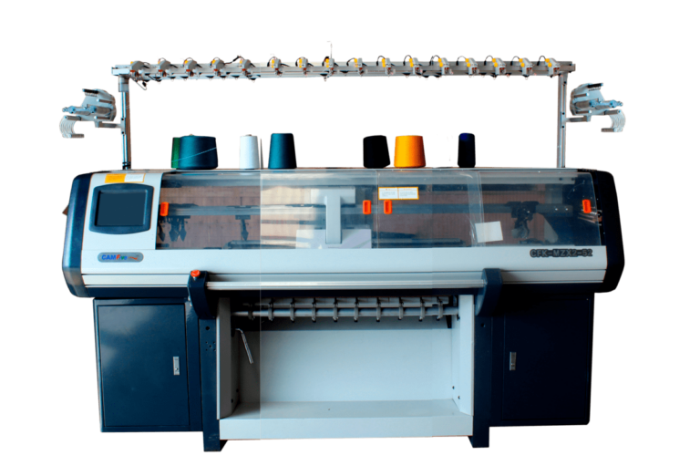 Tejedora electrónica CAMFive de 2 sistemas para producción automatizada de suéteres, bufandas y prendas de punto.