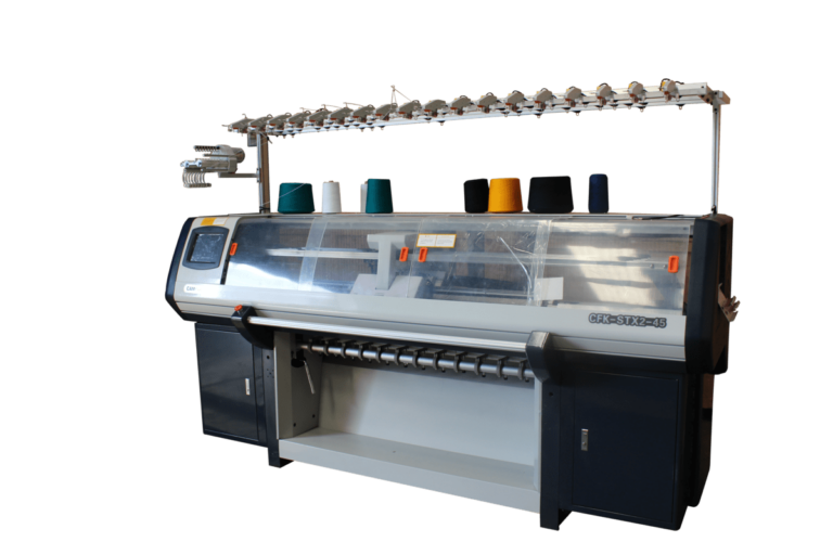 Tejedora electrónica CAMFive de 2 sistemas para producción automatizada de suéteres, bufandas y prendas de punto.